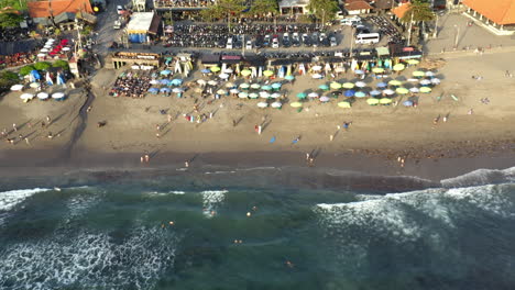 Bali-Batu-Bolong-Playa-Drone-Volar-Sobre-Vista-Superior