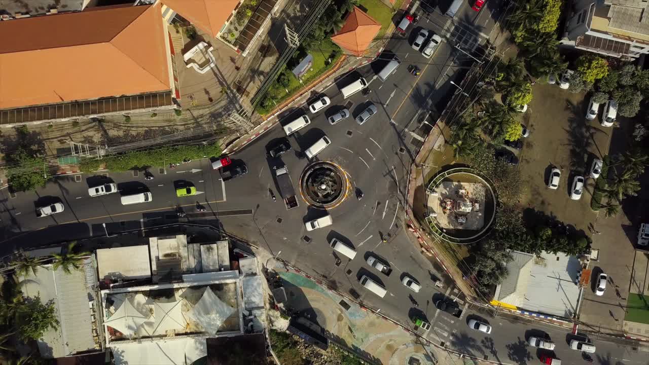 푸켓 섬, 파 타운, 트래픽 서클, 에어리얼 파노라마 4k