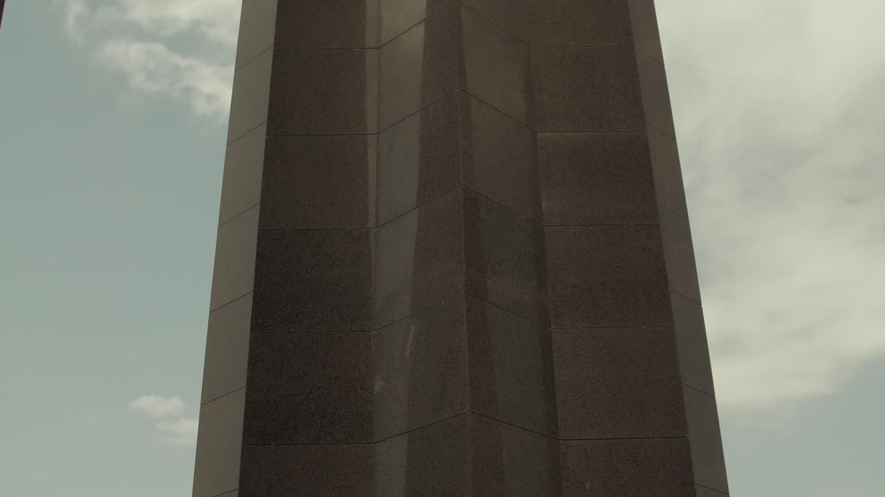 monumento conmemorativo del terremoto ashgabat