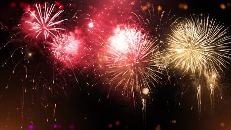 explosión de fuegos artificiales reales de 4k en cielo de bucle de fondo de movimiento negro brumoso de humo en explosión de fuegos artificiales