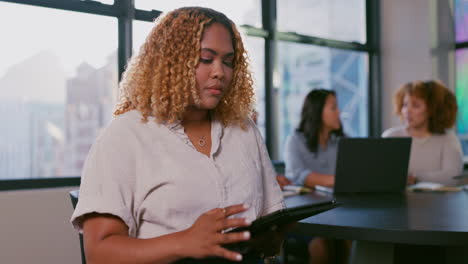 Face,-portrait-or-happy-black-woman-on-tablet