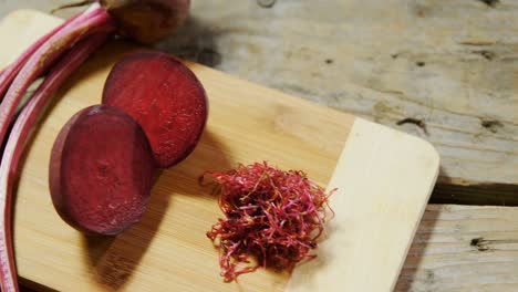 raw beetroot on chopping board 4k