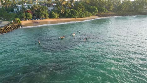 Fishermen-in-boats-on-the-water-in-Mirissa,-Sri-Lanka