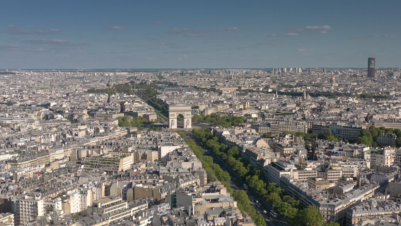 파리 (paris) 의 유명한 교통 거리 아치 스어 (arch square) 에 대한 공중 파노라마 4k