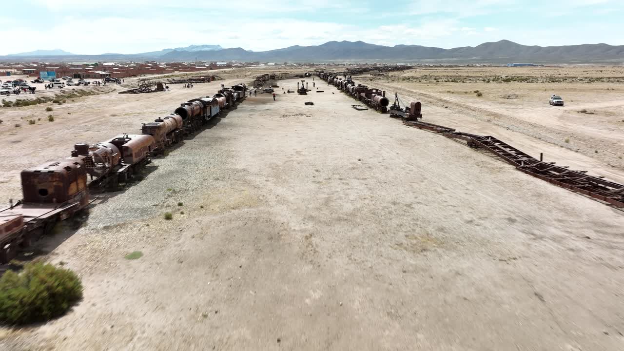 볼리비아 우유니 지방 살라르 데 우유니 기차 묘지