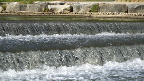 cascada artificial en el distrito de yanjae stream de seúl, diseño de la ciudad