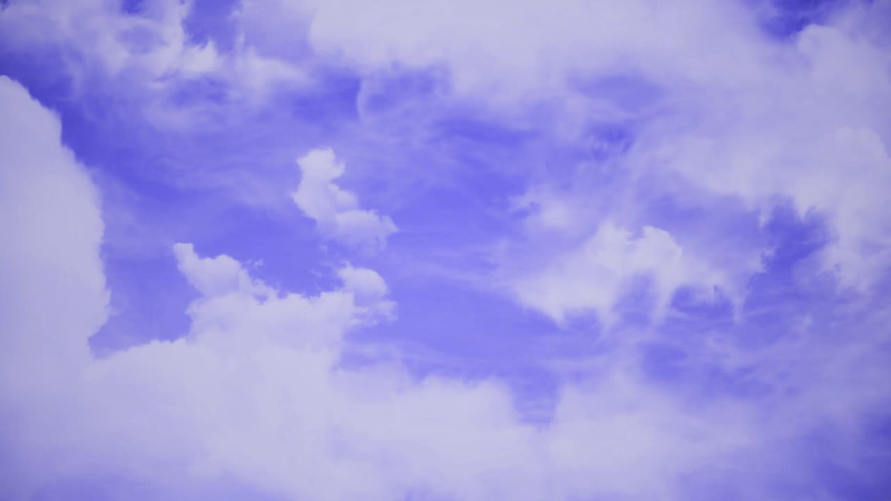 vuelo sobre las nubes, animación en bucle. hermoso cielo con nubes