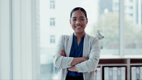 Crossed-arms,-smile-and-face-of-businesswoman