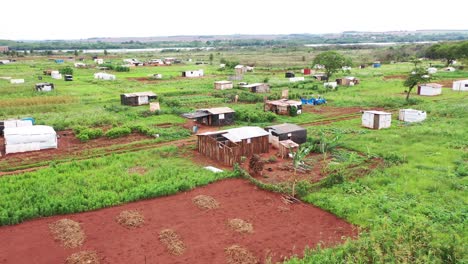 Sandovalina,-São-Paulo,-Brasilien---Lager,-Zelthütten,-In-Denen-Mitglieder-Der-Sem-Terra---Fnl---Nationale-Front-Für-Den-Feld--Und-Stadtkampf-Untergebracht-Sind