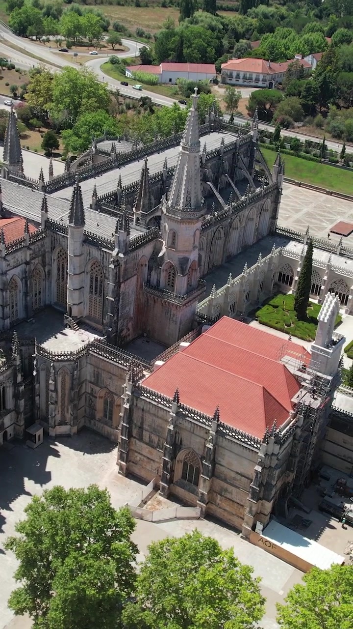 Vertikal video af Batalha Kloster i Portugal