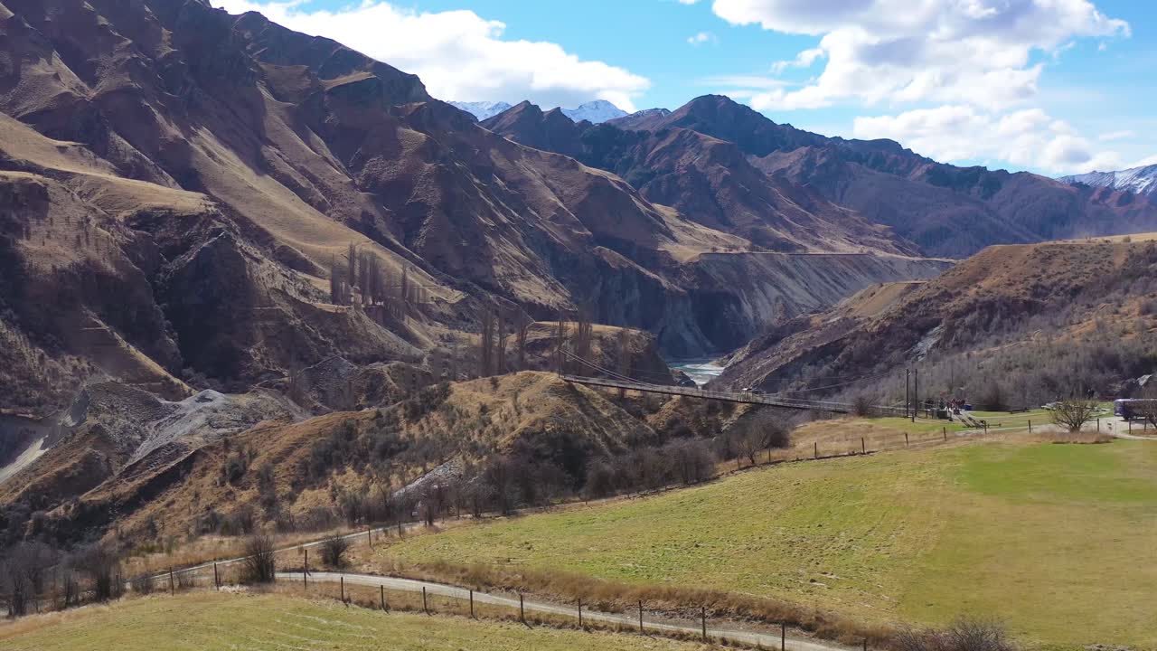 Veduta aerea sopra la valle del fiume Shotover vicino a Queenstown, Nuova Zelanda 4