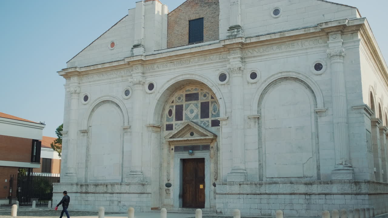 이탈리아 의 역사적 인 교회 외관