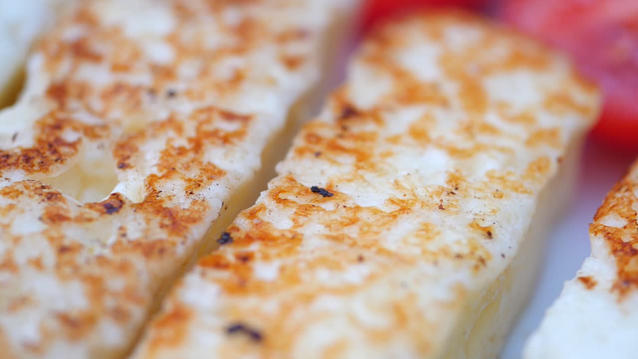 palitos de queso halloumi a la parrilla