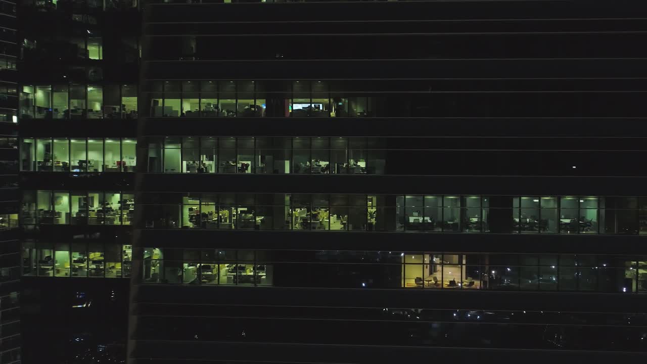 Edificio per uffici di notte