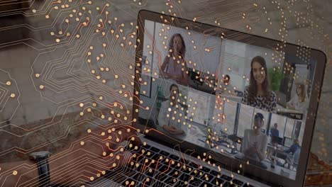 animación del enchufe del procesador sobre la persona que tiene chat de video