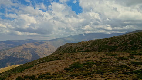 paisaje montañoso mágico de andalucía, españa, vista aérea de aviones no tripulados