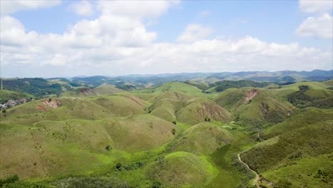 Wide-aerial-view-over-hill-erosion-in-Barra-do-Piraí,-Brazil