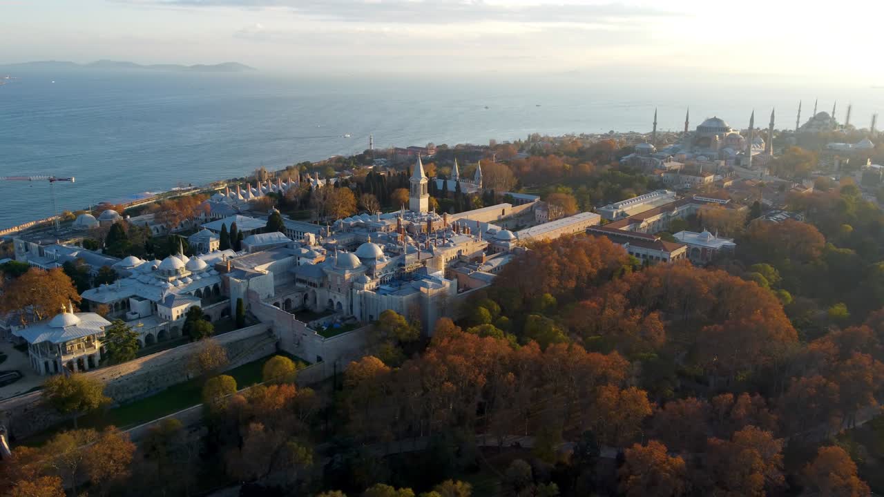 이스탄불의 토프카피 궁전과 역사적인 반도의 공중 풍경 - 터키에서 4k 영상