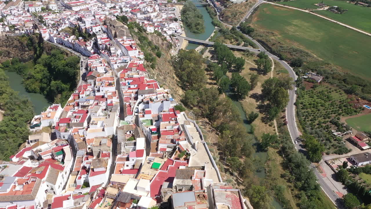 antena - ciudad de arcos de la frontera en cádiz, andalucía, españa, plano amplio hacia adelante