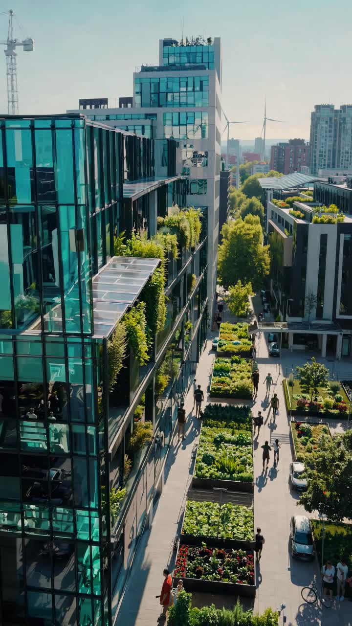 Vista aérea de jardins urbanos nos terraços de edifícios modernos, mostrando arquitetura sustentável