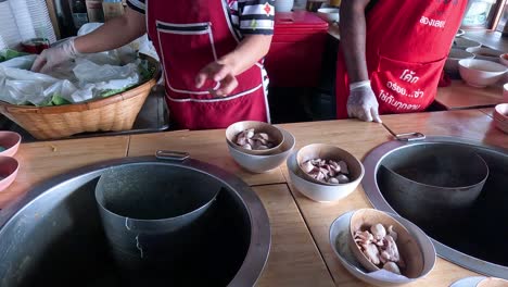 sequence of adding ingredients to noodle soup