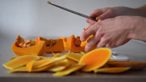 Slicing-and-removing-seeds-from-pumpkin