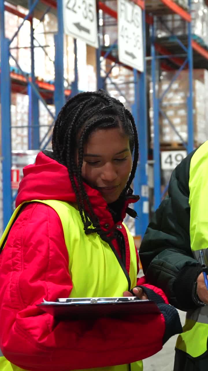 comprobación del inventario del almacén