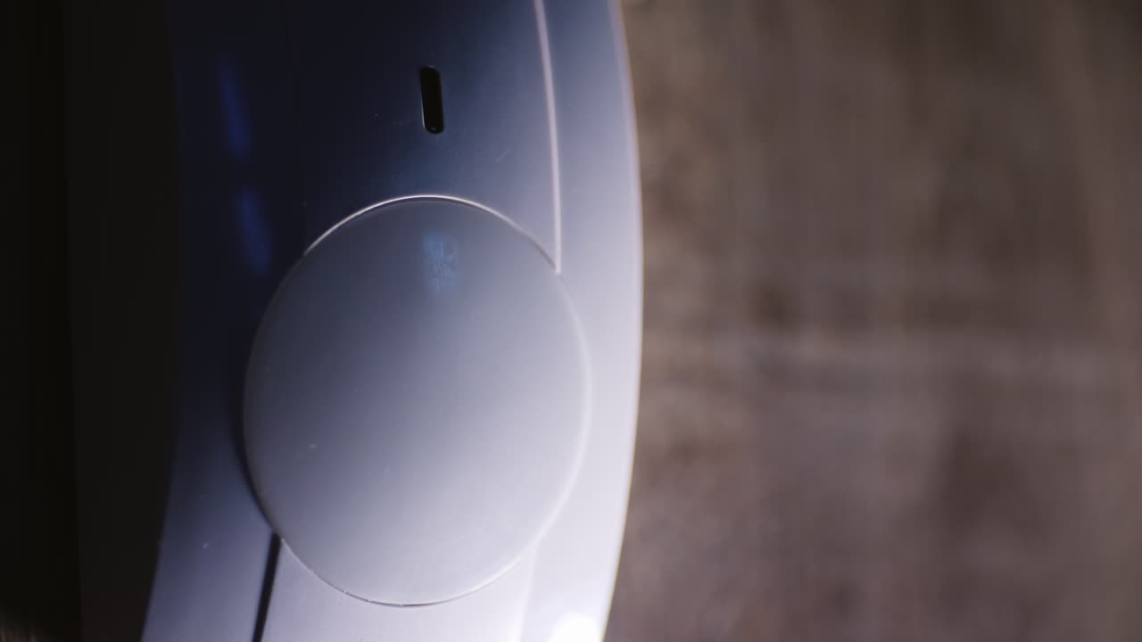 se enciende la alarma de la casa 1