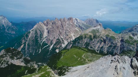 Parque-Natural-Nacional-Tre-Cime-En-Los-Alpes-Dolomitas.-Hermosa-Naturaleza-De-Italia.