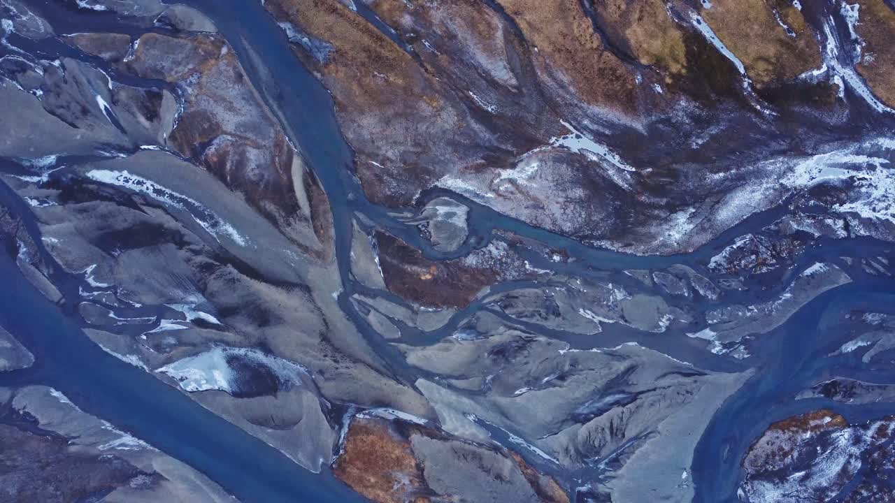 vista aérea impresionante si el estuario del río en la naturaleza