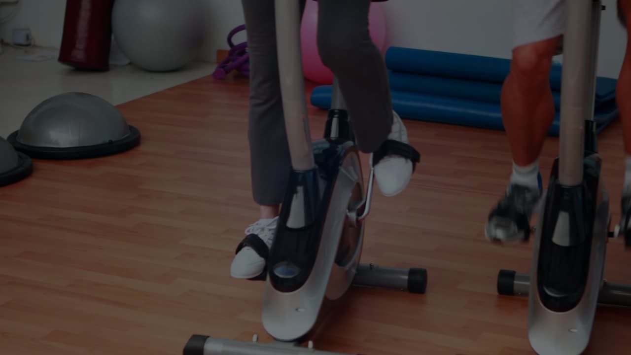 Waveform appearing, three riders pedaling bikes, cadence rising then steadying to show group rhythm