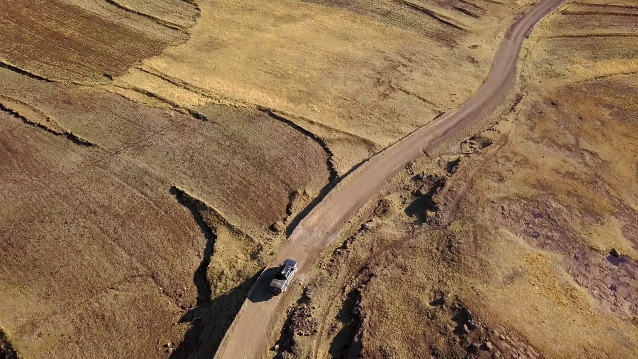 바 ⁇ 를 타고 있는 세상을 발견하세요.