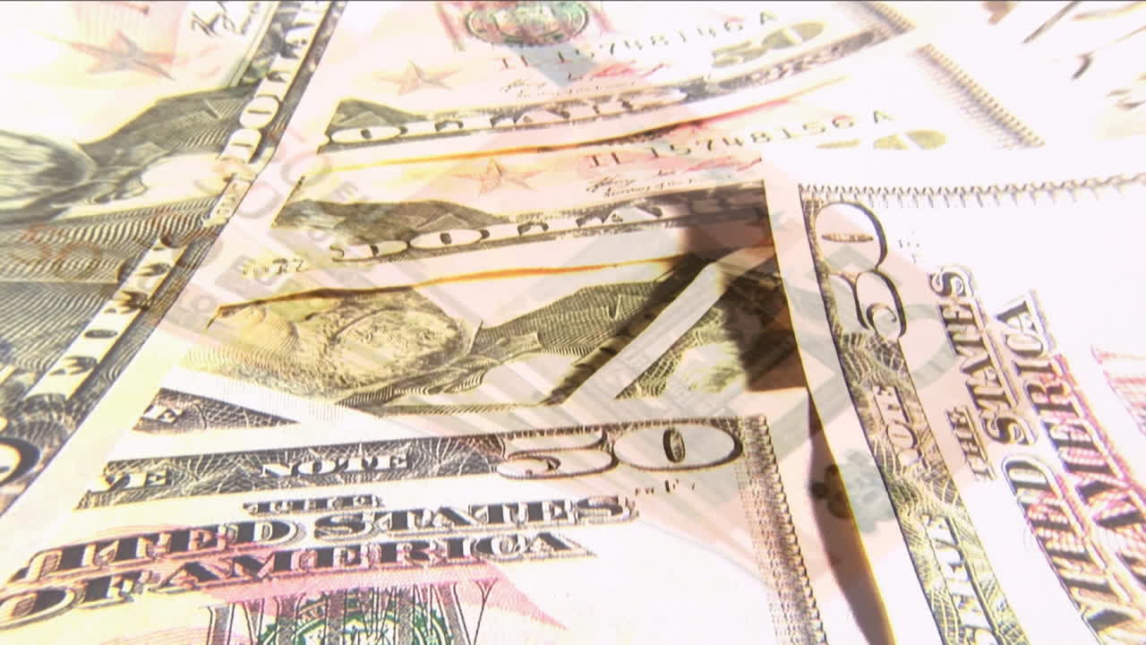 미국 달러 지폐가 유로 지폐 위에 떨어지는 애니메이션