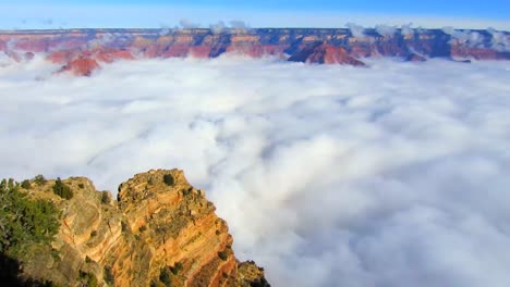 Lapso-De-Tiempo-De-Las-Nubes-Moviéndose-A-Través-Del-Gran-Cañón