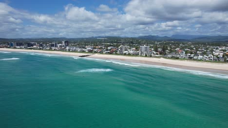 playa de palma en gold coast - pintoresco suburbio costero con vistas al mar en queensland, australia