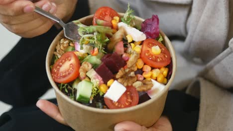 handheld salad bowl