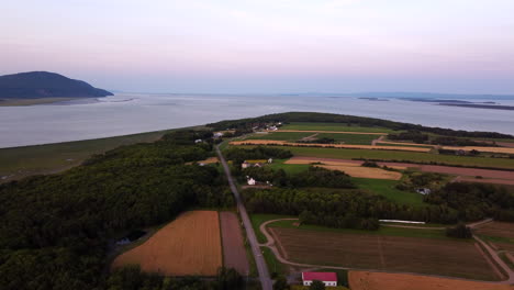 vista aérea de ile d&#39;orléans al atardecer