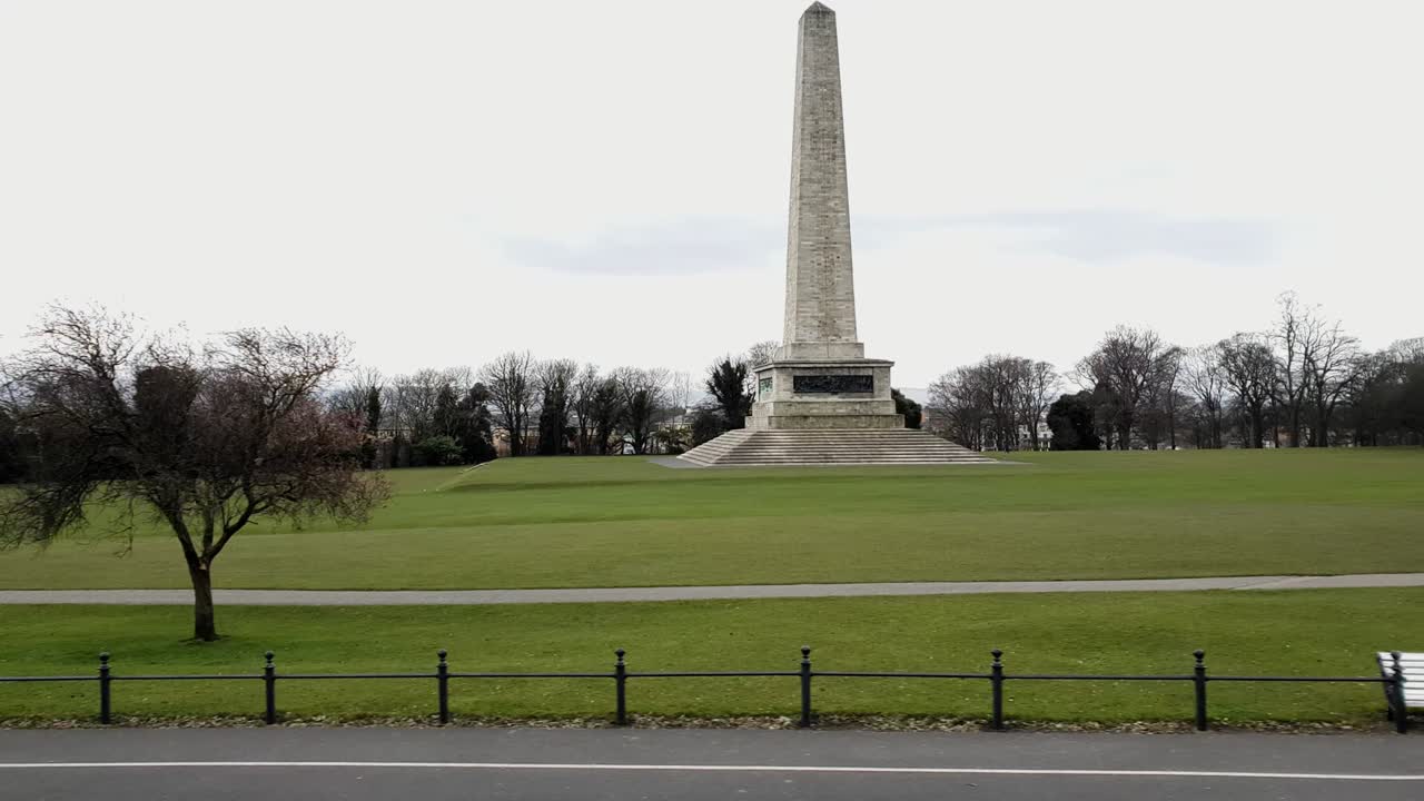 памятник веллингтону в парке феникс в дублине