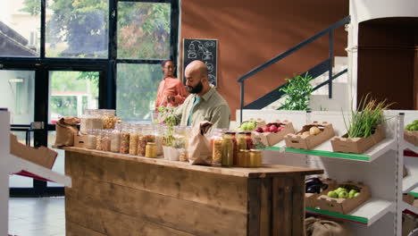 client in sustainable market store