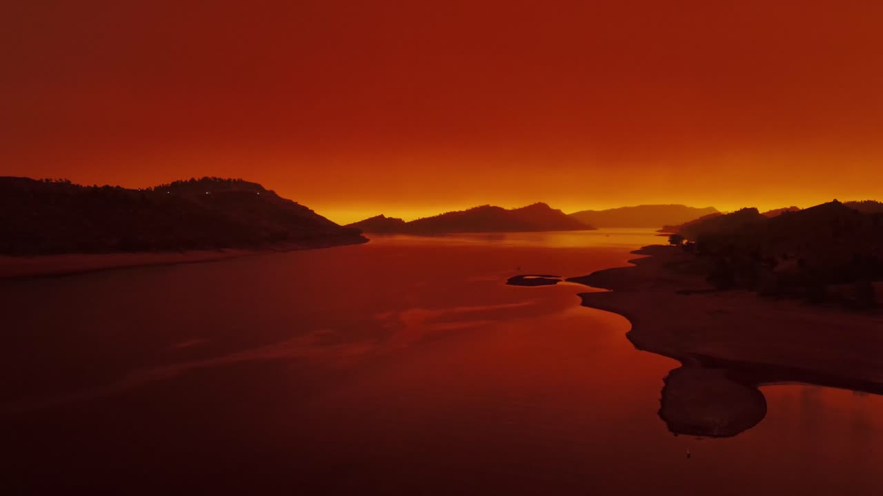 산불 연기와 함께 horsetooth 이상