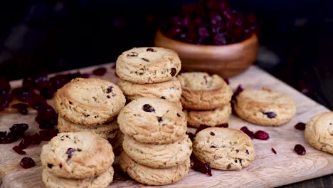 to put oatmeal cookies with dried cranberries on the board