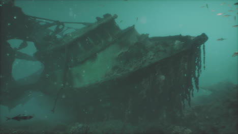 naufragio bajo el mar
