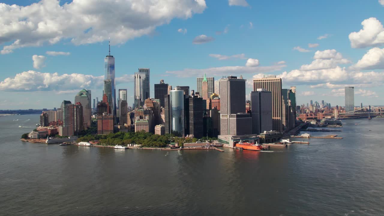 전면에 헬리 ⁇ 터와 함께 화려한 뉴욕 다운타운 항공기, 4k