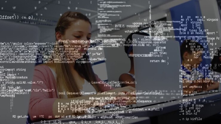 Datenverarbeitung vor Studenten, die Laptops benutzen