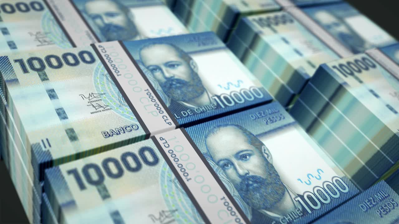 billetes de dinero de pesos chilenos envueltos en un bucle sin costuras
