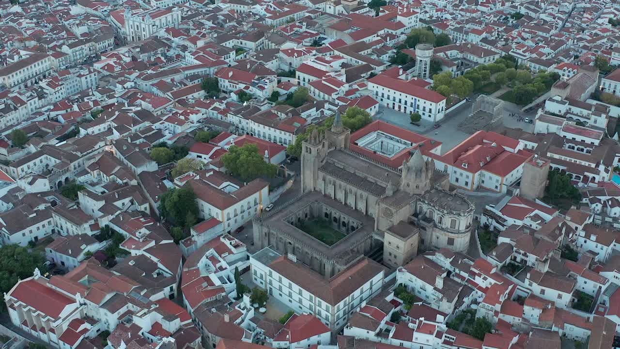 포르투갈, 유럽의 에보라 대성당 수도원 교회의 공기 전망