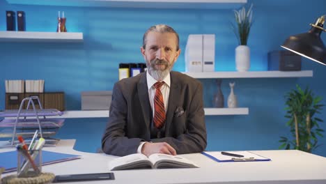 retrato de un exitoso hombre de negocios de mediana edad. hombre de negocios confiado.