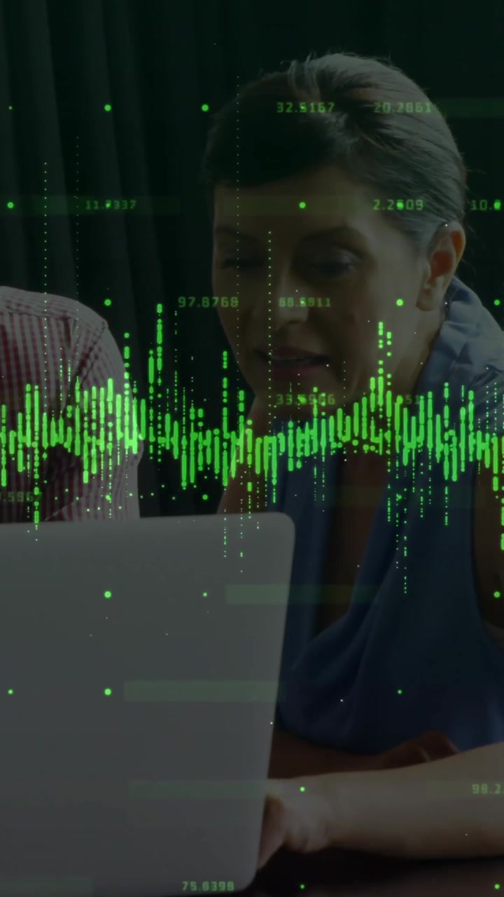 Animation af finansiel databehandling over forskellige forretningsfolk på kontoret