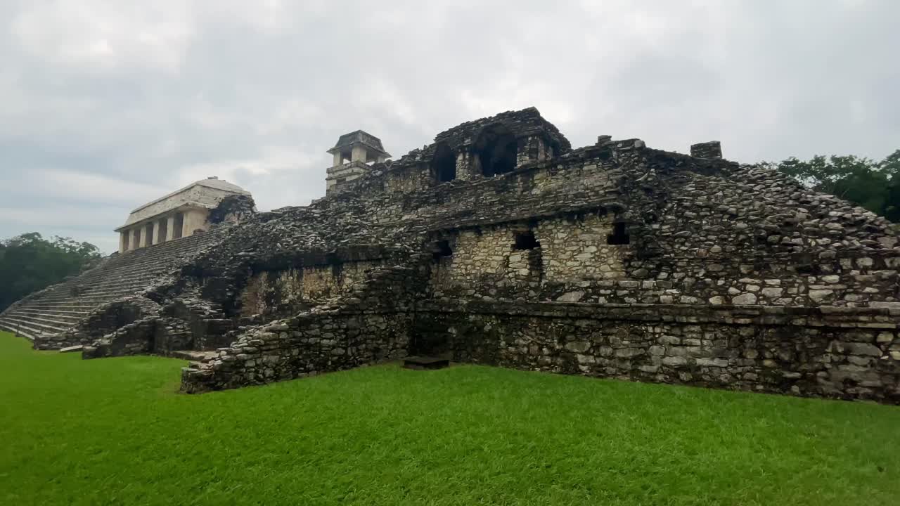 chiapas, méxico palenque ruinas mayas en la selva