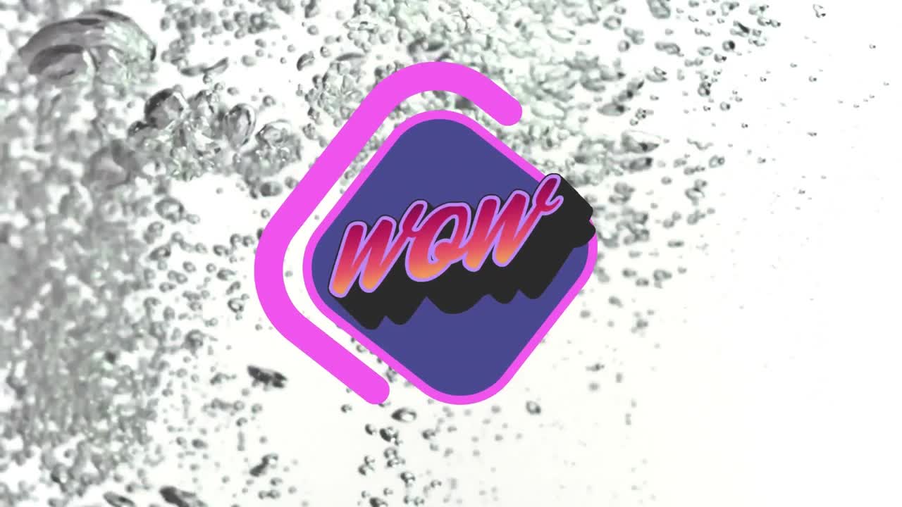 animación de texto wow sobre forma de diamante púrpura con burbujas de aire sobre fondo blanco